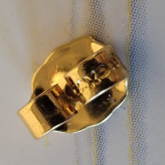 Vintage Avon Gold-tone Pierced Earrings - Picture 3 of 3